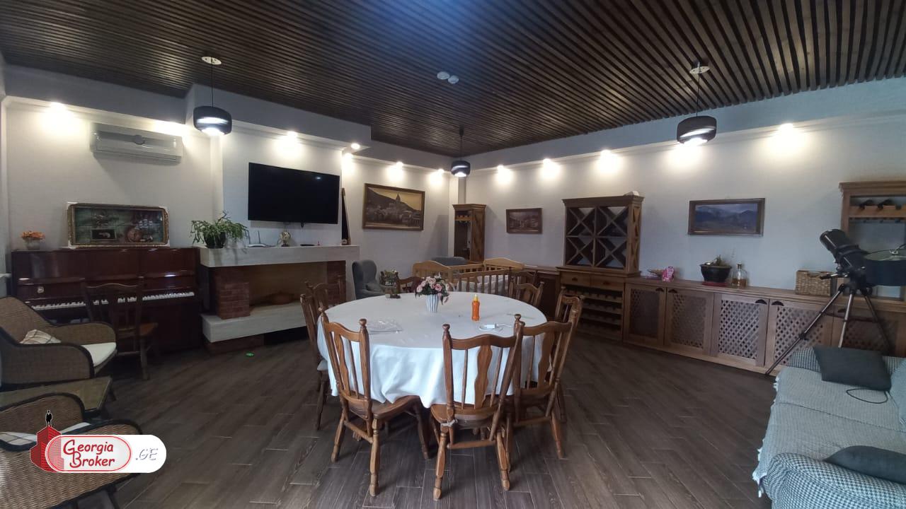 იყიდება ახალი გარემონტებული უნივერსალური ფართი ქოშიგორაზე